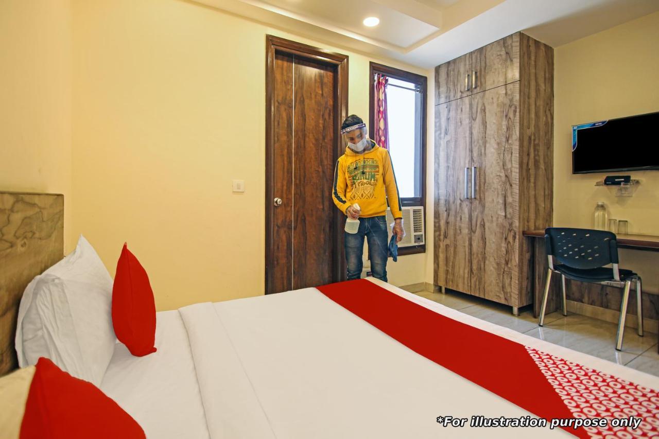 Flagship Hotel Narayani Palace Канпур Екстериор снимка
